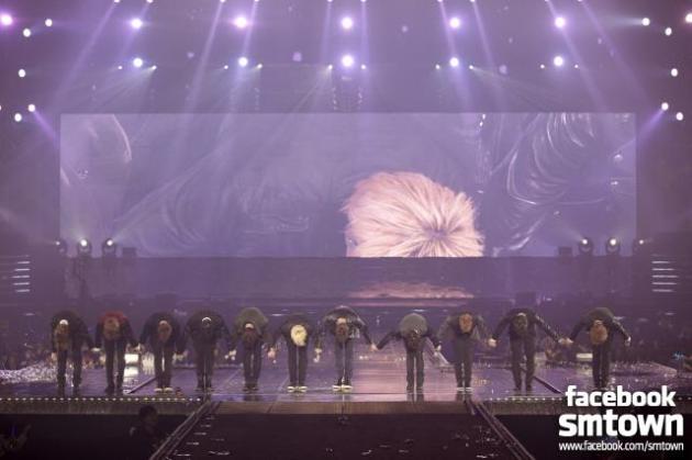32. [SUPER SHOW4] Thank you all for coming to SUPER SHOW4~! [FACEBOOK SMTOWN STAFF]